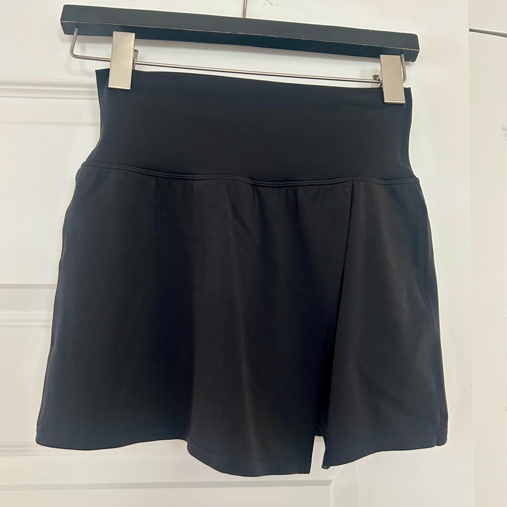 Lululemon SZ  4 Align Black Flare Athletic Mini Skirt